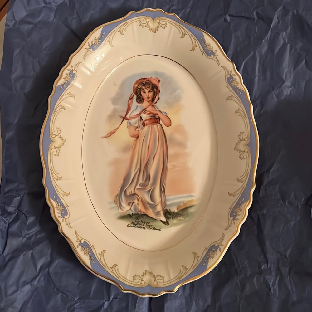 Vtg. Atlas china 22k trim centerpiece Image of Pinky by Lawrence Mulder & Zoon.